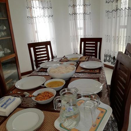 Bed and Breakfast Air Port 5 Minutes Super Clean Upul Negombo Exterior foto